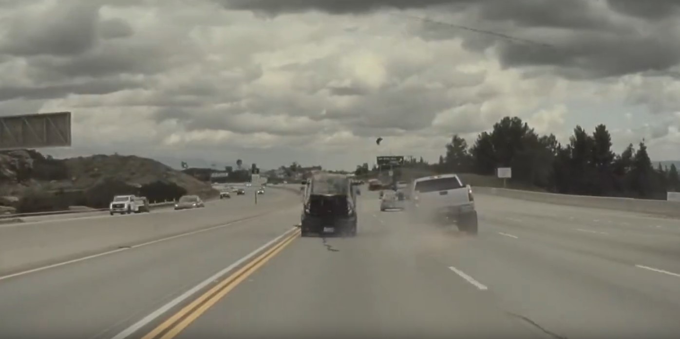 【動画】アメリカの交通事故　レベルが違いすぎる